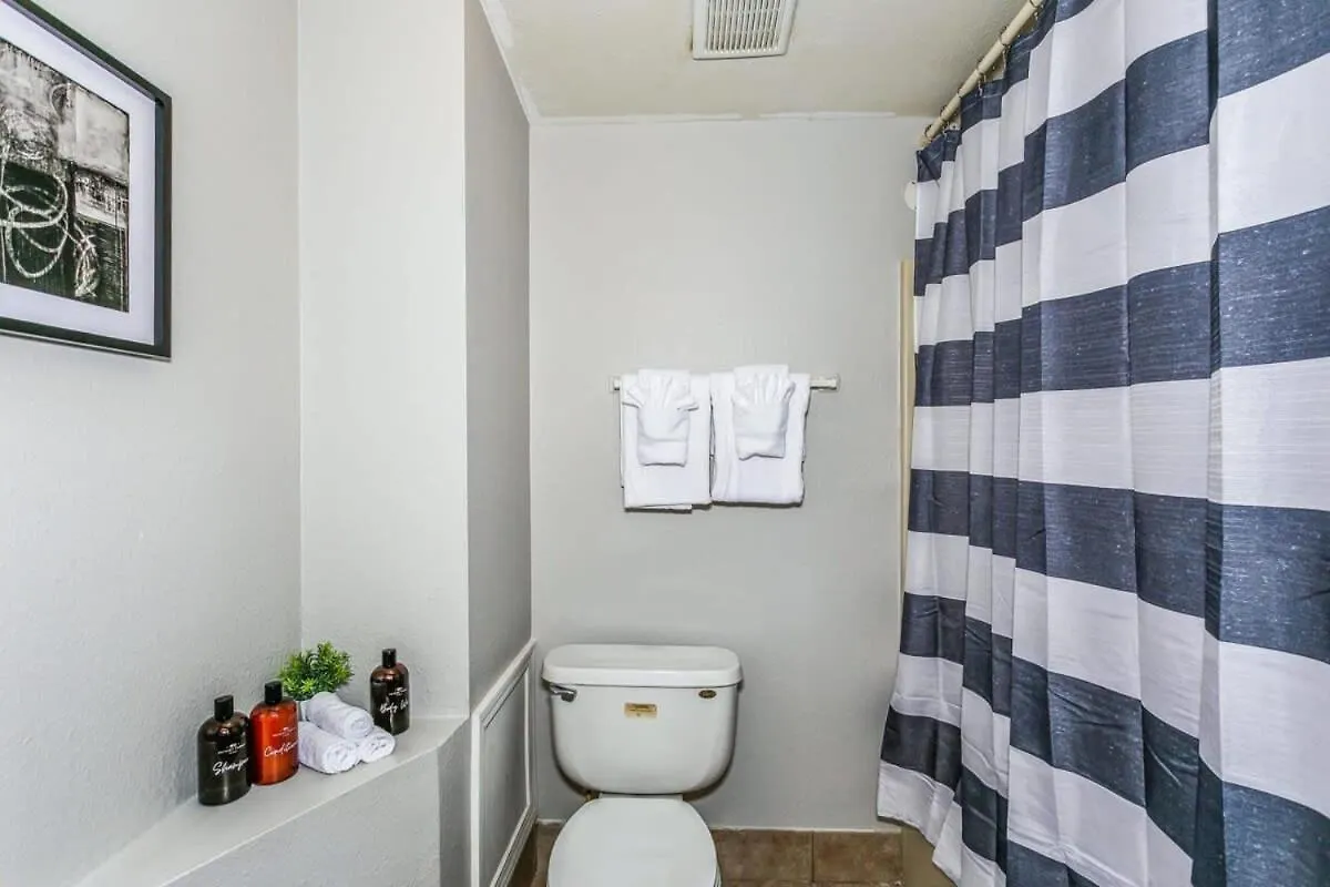 North Highlands Nest- Unit D Apartment Pensacola 0*,  United States