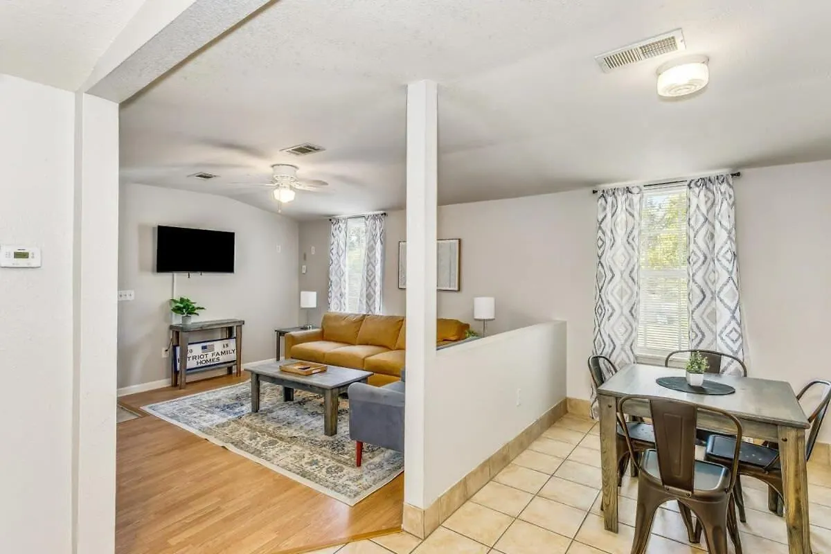 North Highlands Nest- Unit D Apartment Pensacola 0*,